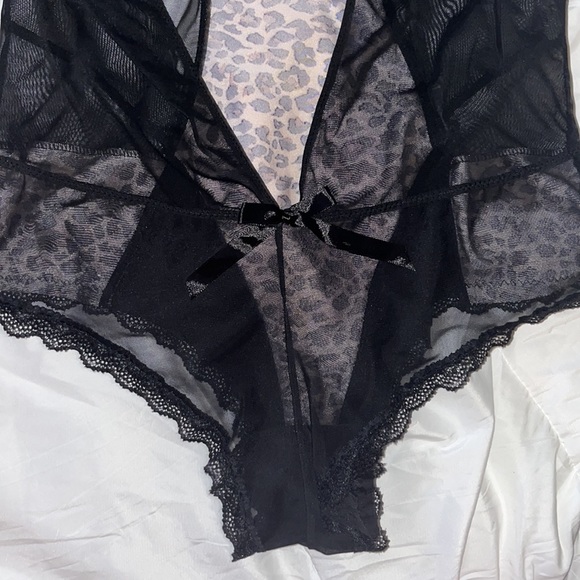 COPY - Plus size Women's Cheetah Print Stretch Lace and Mesh Teddy Bodysuit 3X - Picture 5 of 7